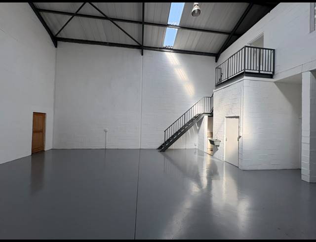 200M² WAREHOUSE TO LET IN ASLA PARK